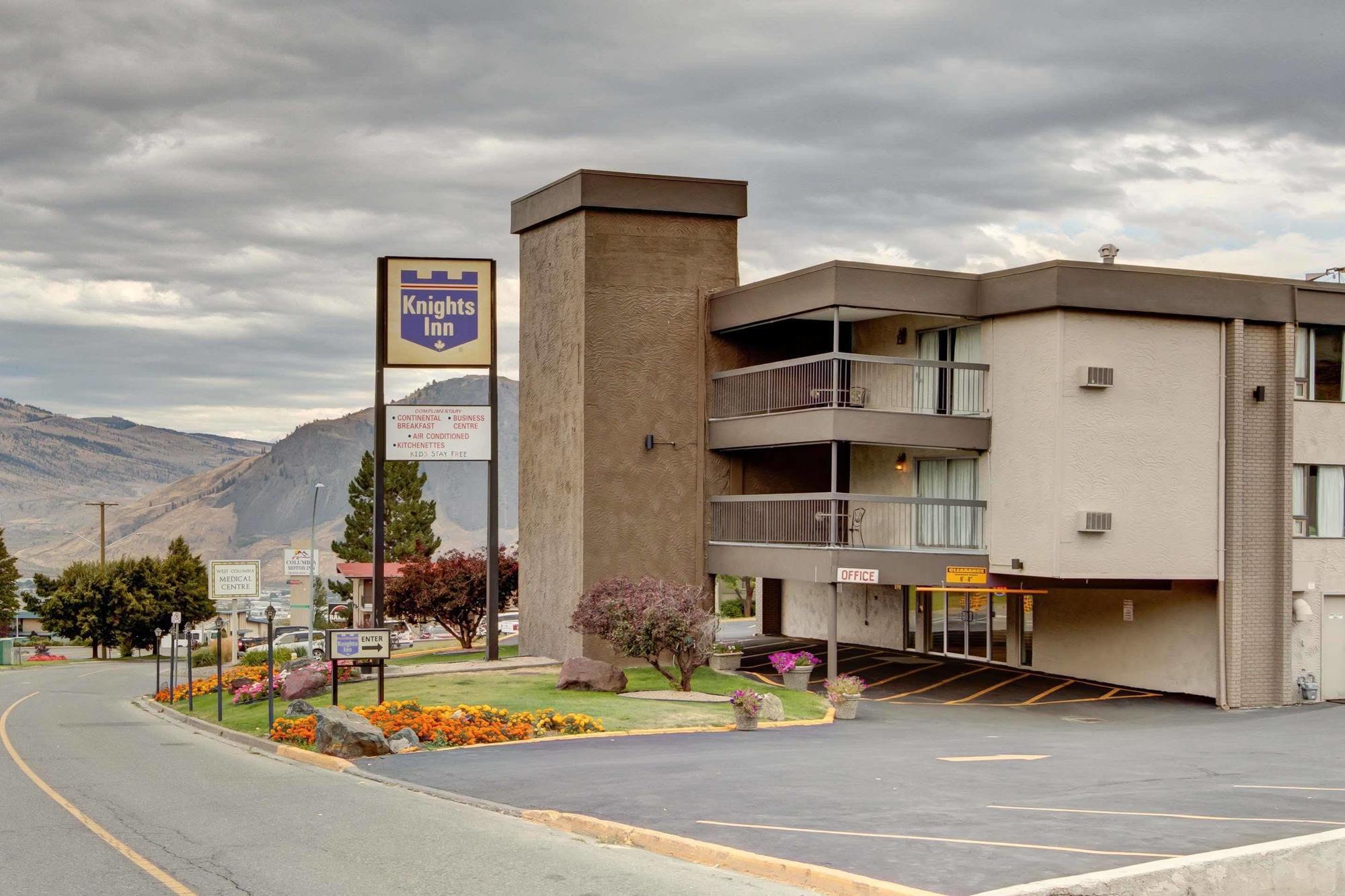 Knights Inn Kamloops Exterior photo